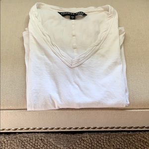 Veronica Beard White V- Neck Tee xs